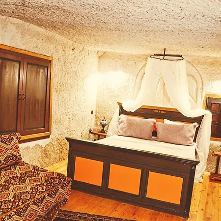Emily Cave House ギョレメ