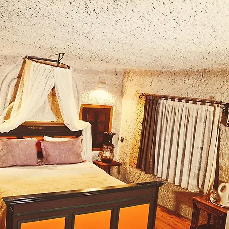 Bed & Breakfast Emily Cave House 4*