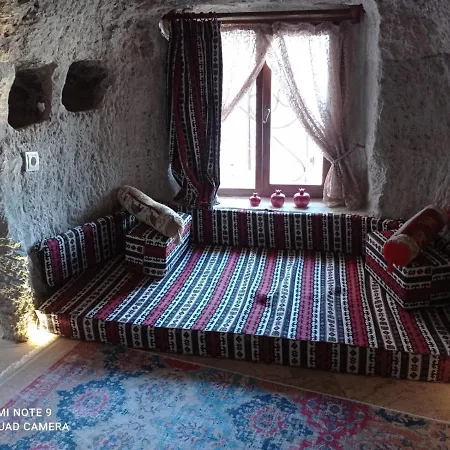 Bed & Breakfast Emily Cave House 4*