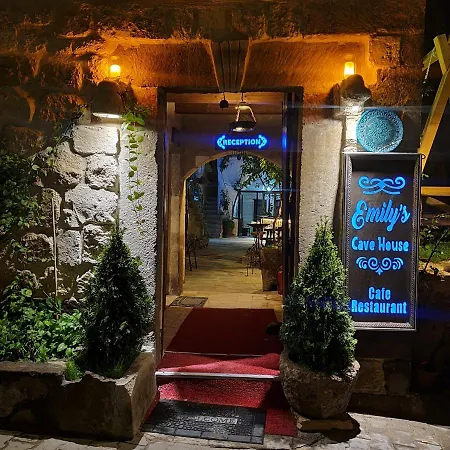 Emily Cave House ベッド・アンド・ブレックファスト 4*
