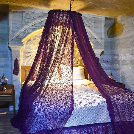 Emily Cave House Bed & Breakfast