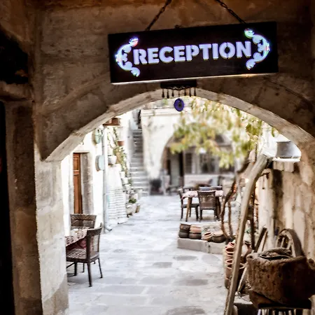 Bed & Breakfast Emily Cave House 4*