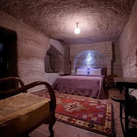Bed & Breakfast Emily Cave House 4*