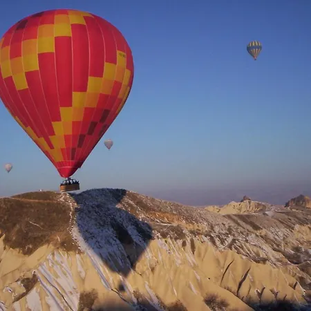 Bed & Breakfast Emily Cave House 4*