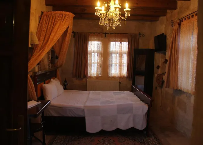 Emily Cave House Bed & Breakfast 4*