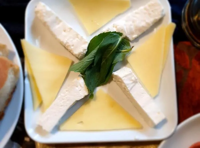 Emily Cave House Bed & Breakfast 4*