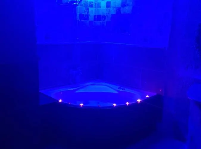 Bed & Breakfast Emily Cave House 4*