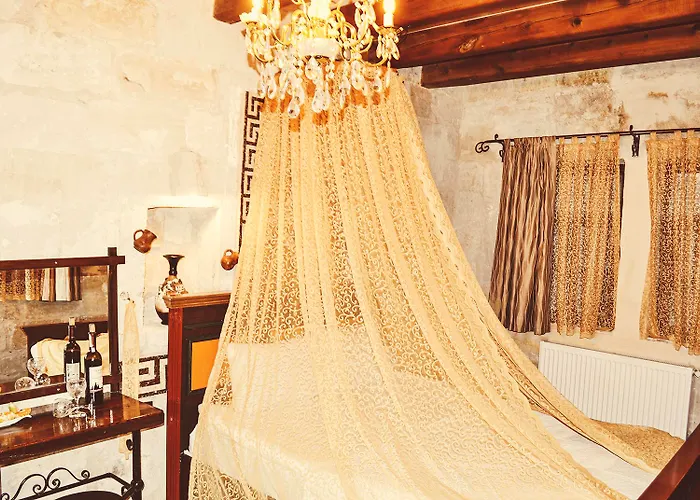 Emily Cave House Bed & Breakfast