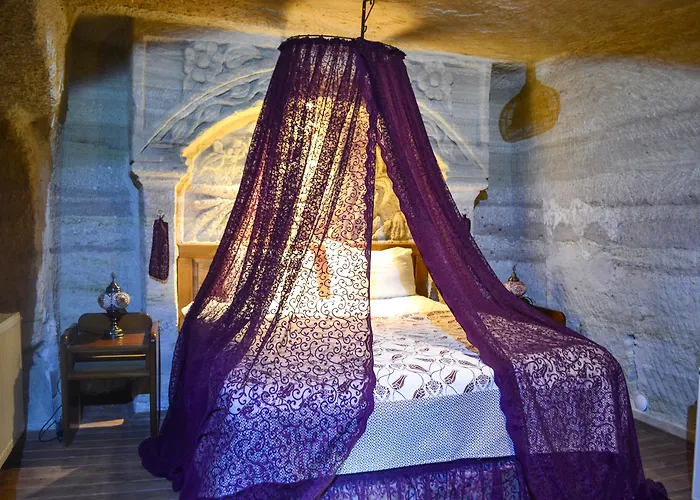 Emily Cave House Bed & Breakfast