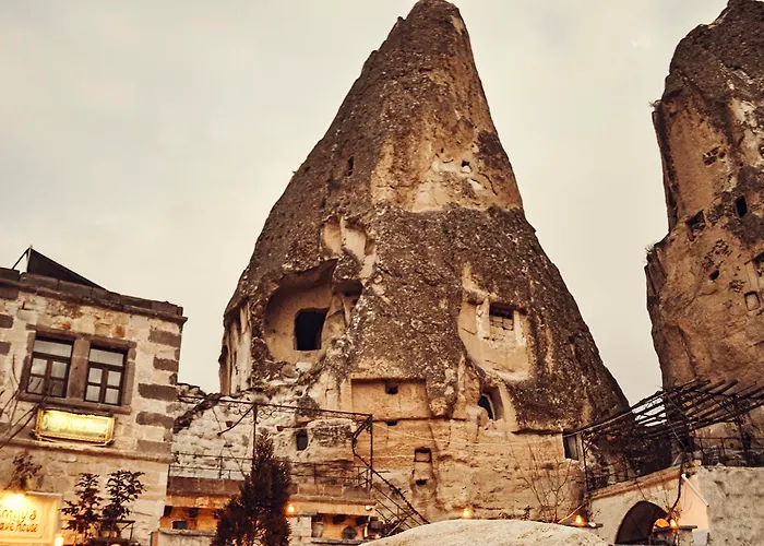 Emily Cave House Bed & Breakfast 4*