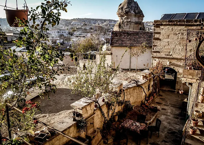 Emily Cave House Bed & Breakfast